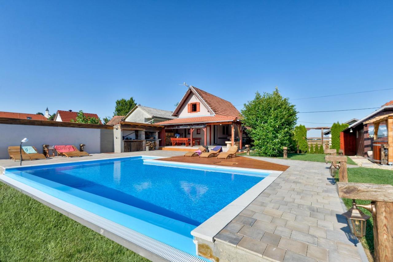 Holiday Home Dika Свети-Мартин-на-Мору Экстерьер фото