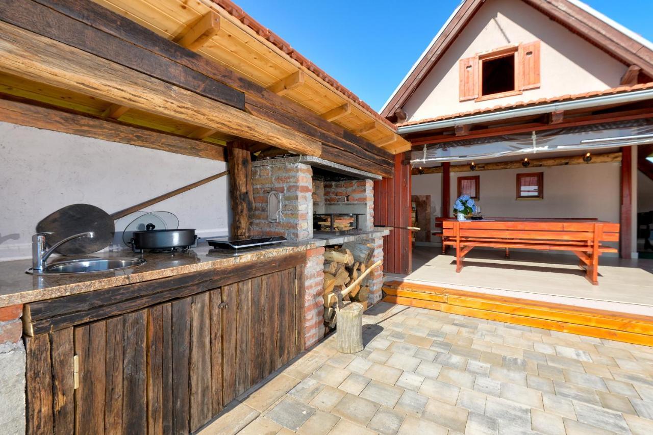 Holiday Home Dika Свети-Мартин-на-Мору Экстерьер фото